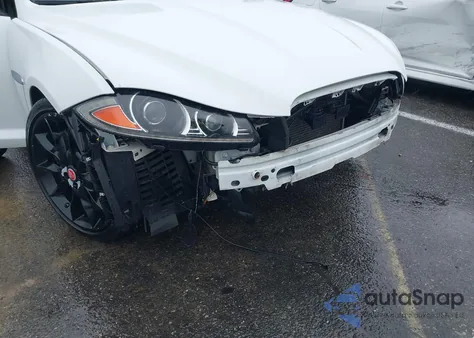 2015 Jaguar Xf из США, поврежденный, VIN SAJWA0F70F8U62534